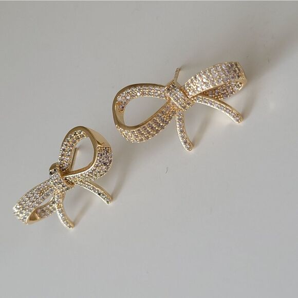 Earrings 𝅺Gold Tone Crystal Bow Earrings #0081 - Picture 4 of 11